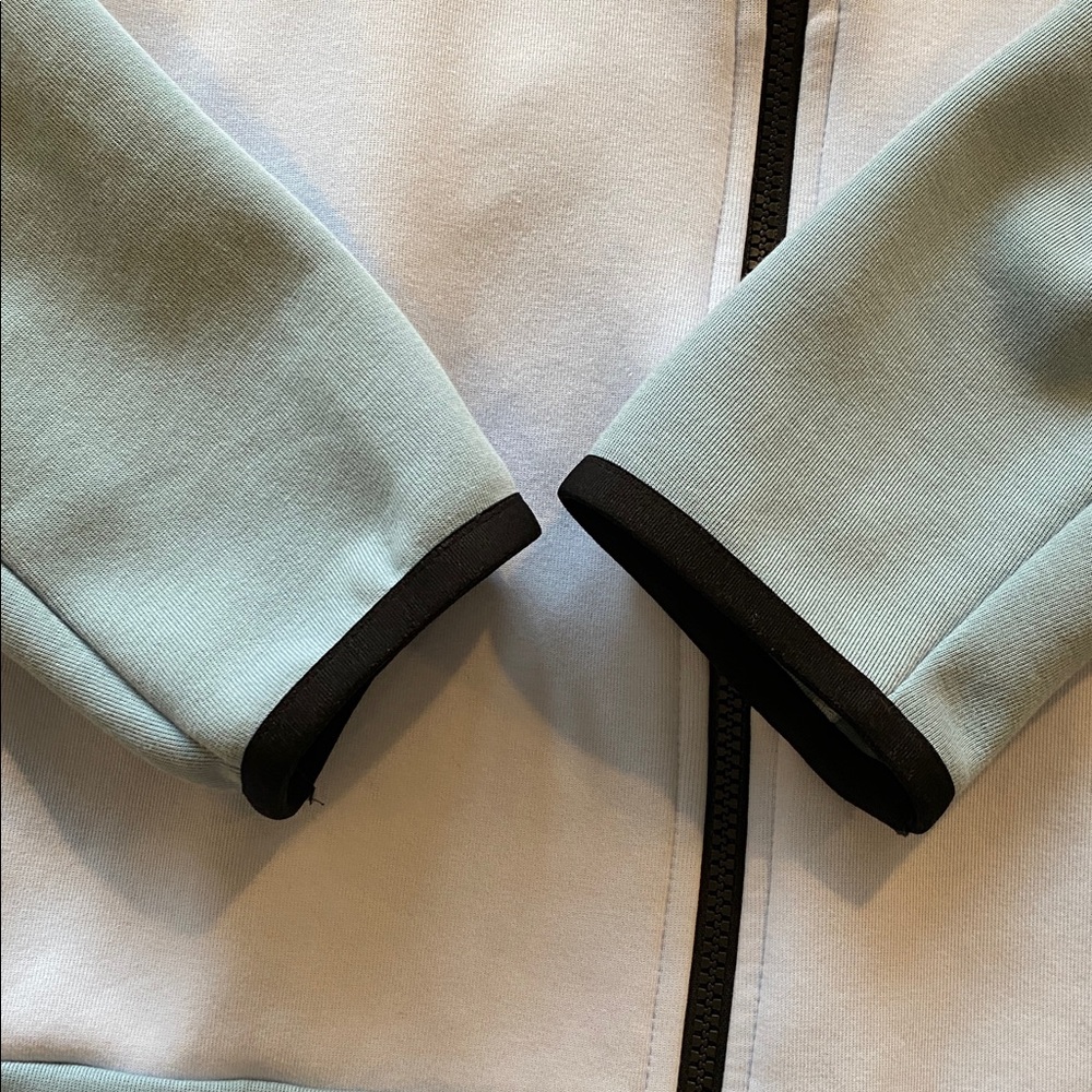 Nike Tech Jacket - M - Picture 9 of 11